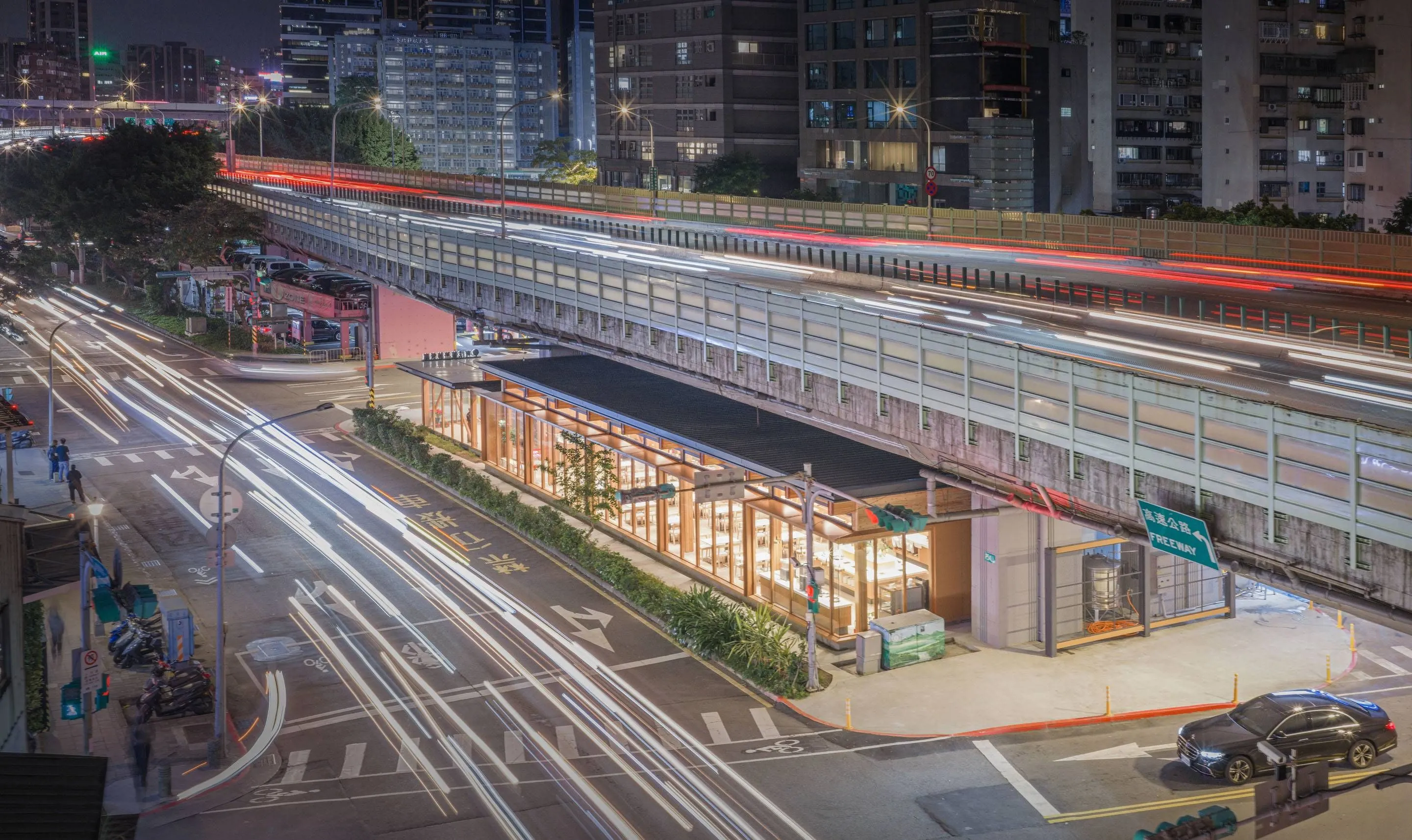 高架橋下的綠洲：育成社福永續庇護園區的城市再生美學